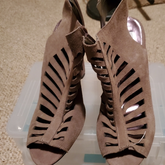 Steve Madden tan ankle boots - Picture 1 of 2